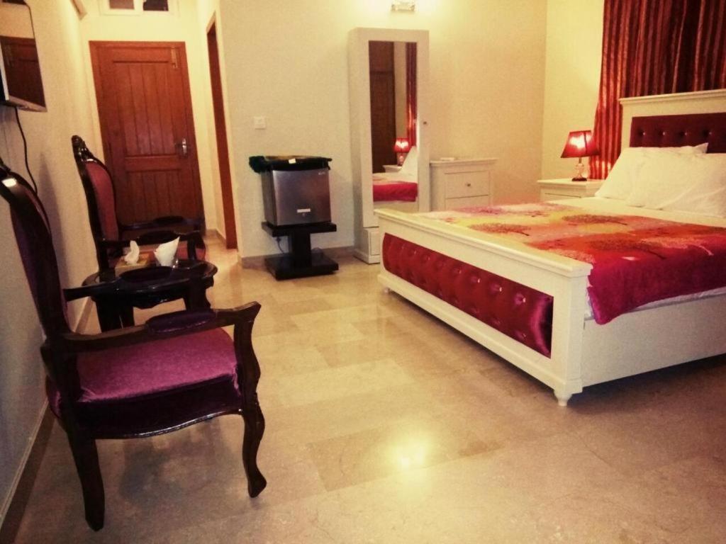 Royal Galaxy Bed & Breakfast Islamabad - For Families Only Buitenkant foto