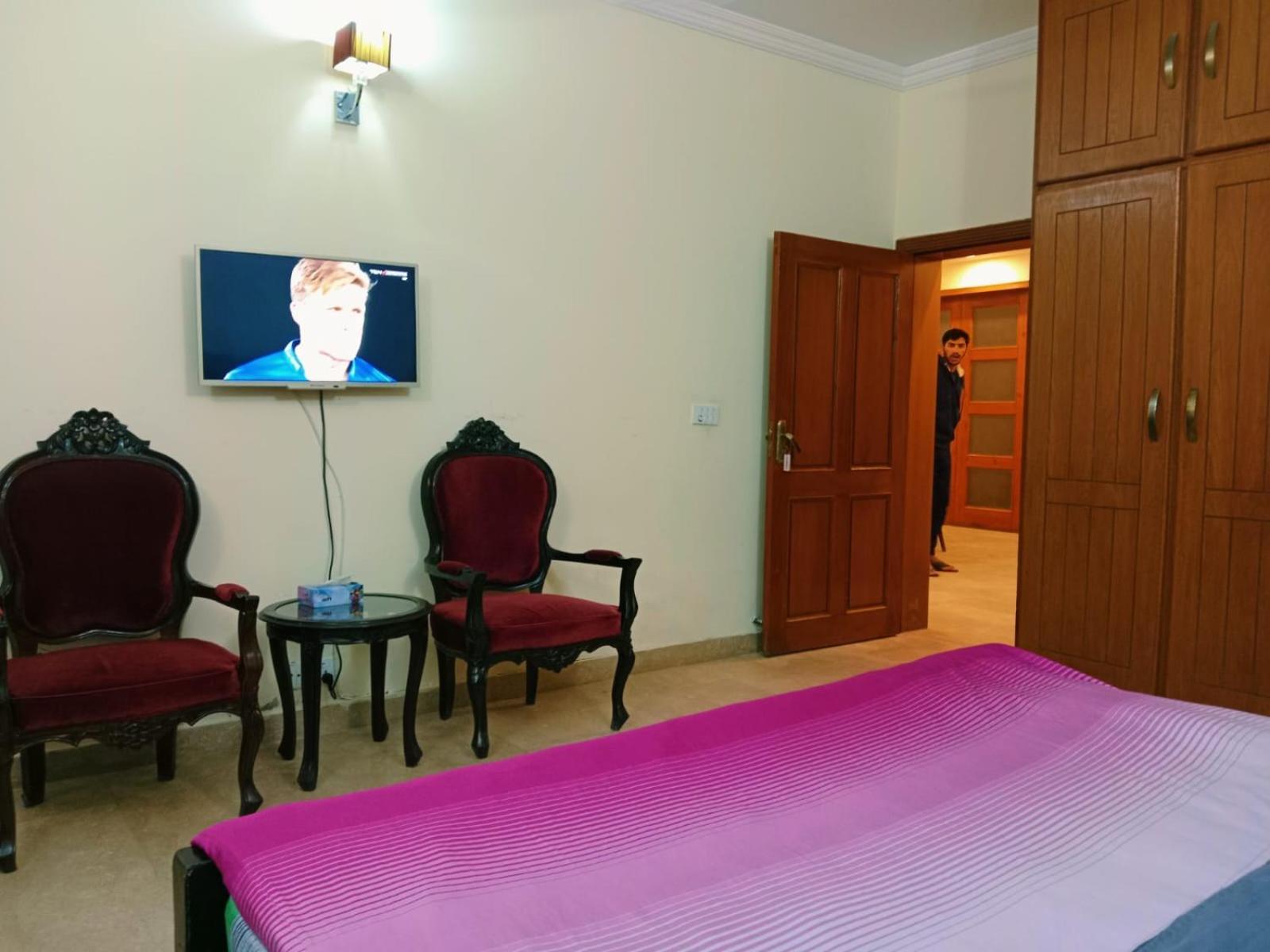 Royal Galaxy Bed & Breakfast Islamabad - For Families Only Buitenkant foto