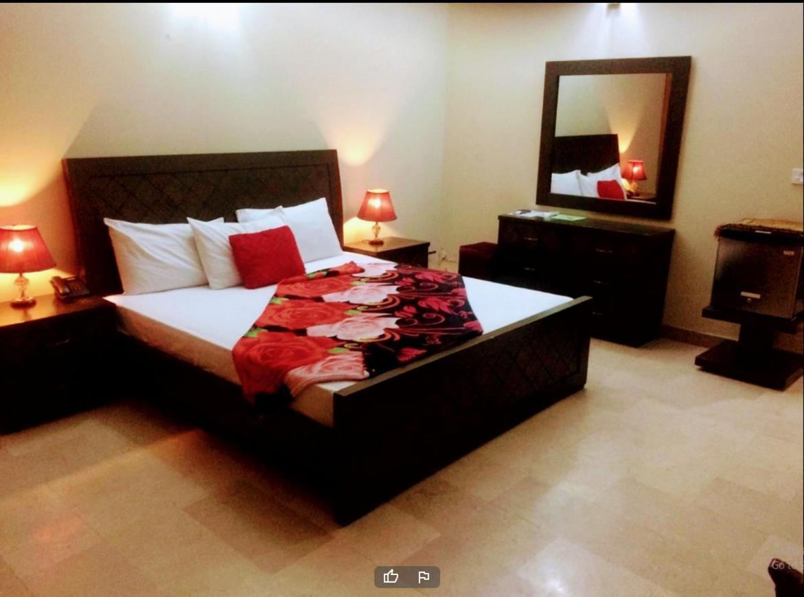 Royal Galaxy Bed & Breakfast Islamabad - For Families Only Buitenkant foto